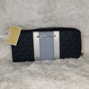 ♦️Michael Kors Wallet ♦️